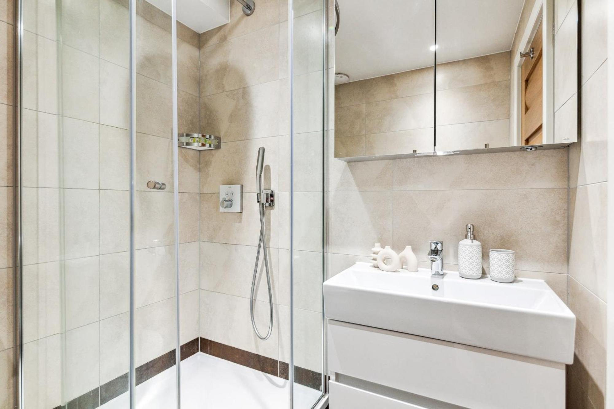 Modern 1Br In Central Fitzrovia - Cityapartmentstay Londra Dış mekan fotoğraf
